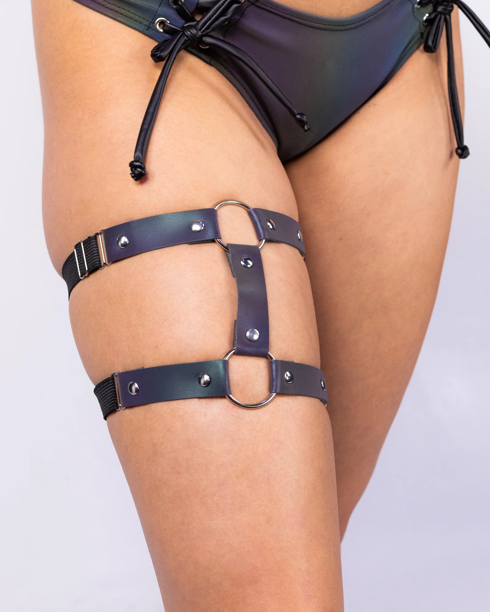 1pc Rainbow Reflective Dual-Strap Leg Garter - Image 4