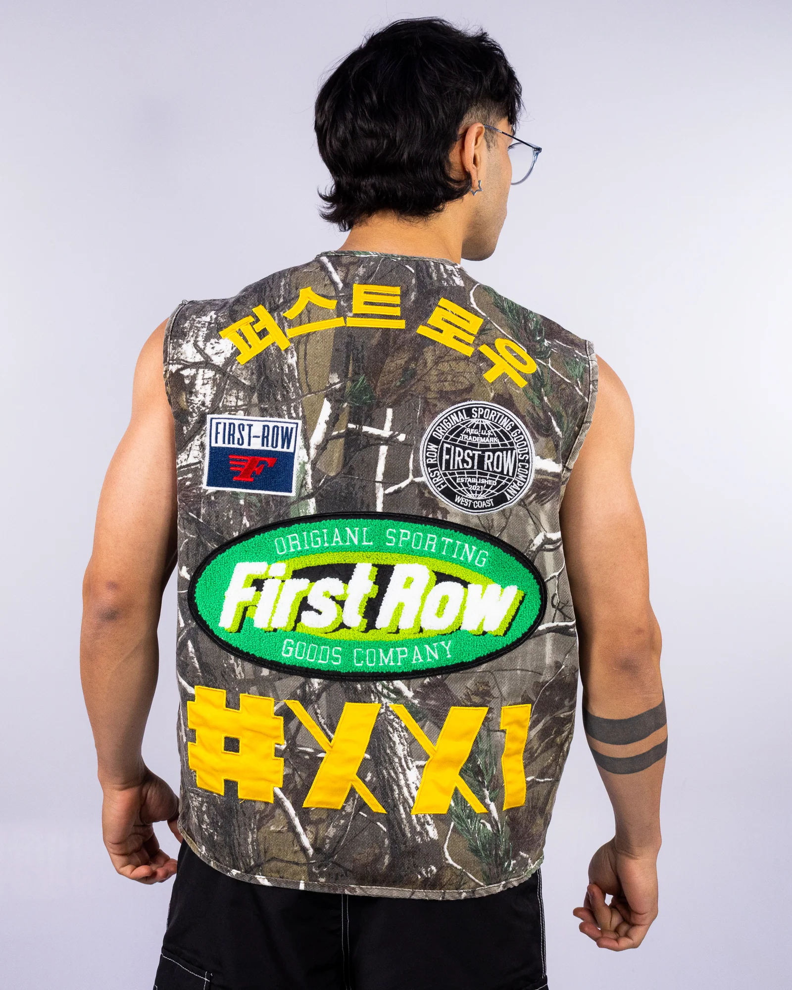 Patches Men's Camo Cargo Vest - Image 5