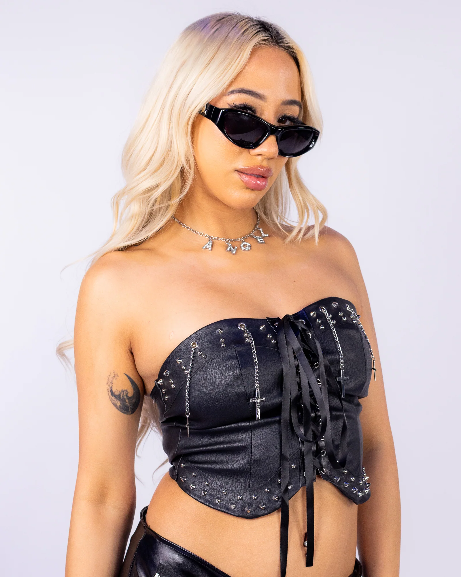 Redeem Me Women's Black Strapless Top - Image 3